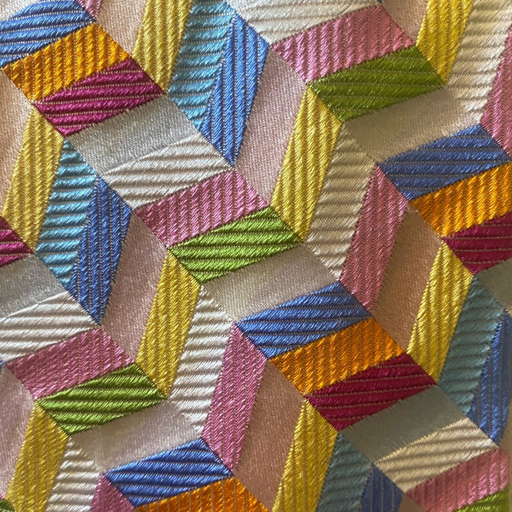 EUC colorful tie